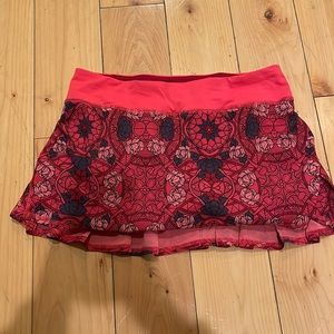 Red floral pattern lululemon skirt size 8